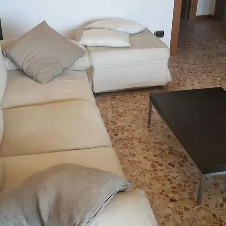 Tutte Le Comodita Sul Appartement