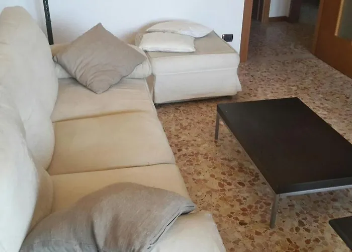 Tutte Le Comodita Sul Apartament